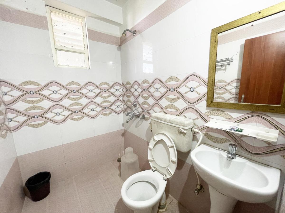 Hotel Golden Wave Puri Kültér fotó