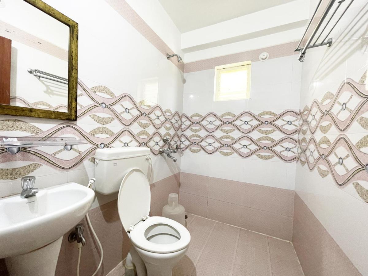 Hotel Golden Wave Puri Kültér fotó