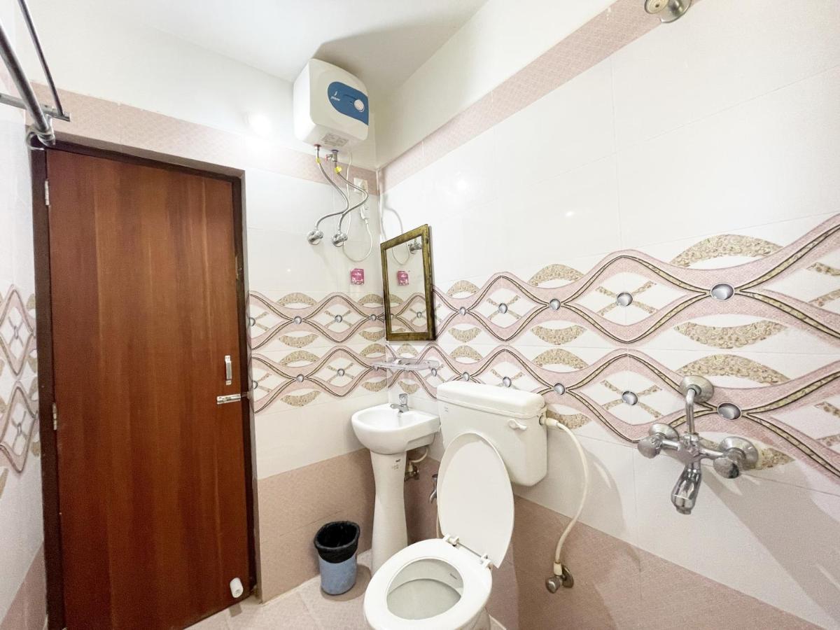 Hotel Golden Wave Puri Kültér fotó
