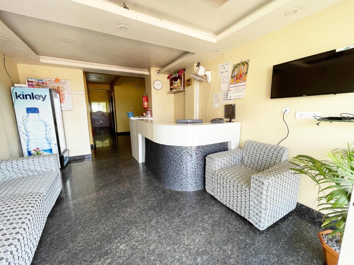 Hotel Golden Wave Puri Kültér fotó