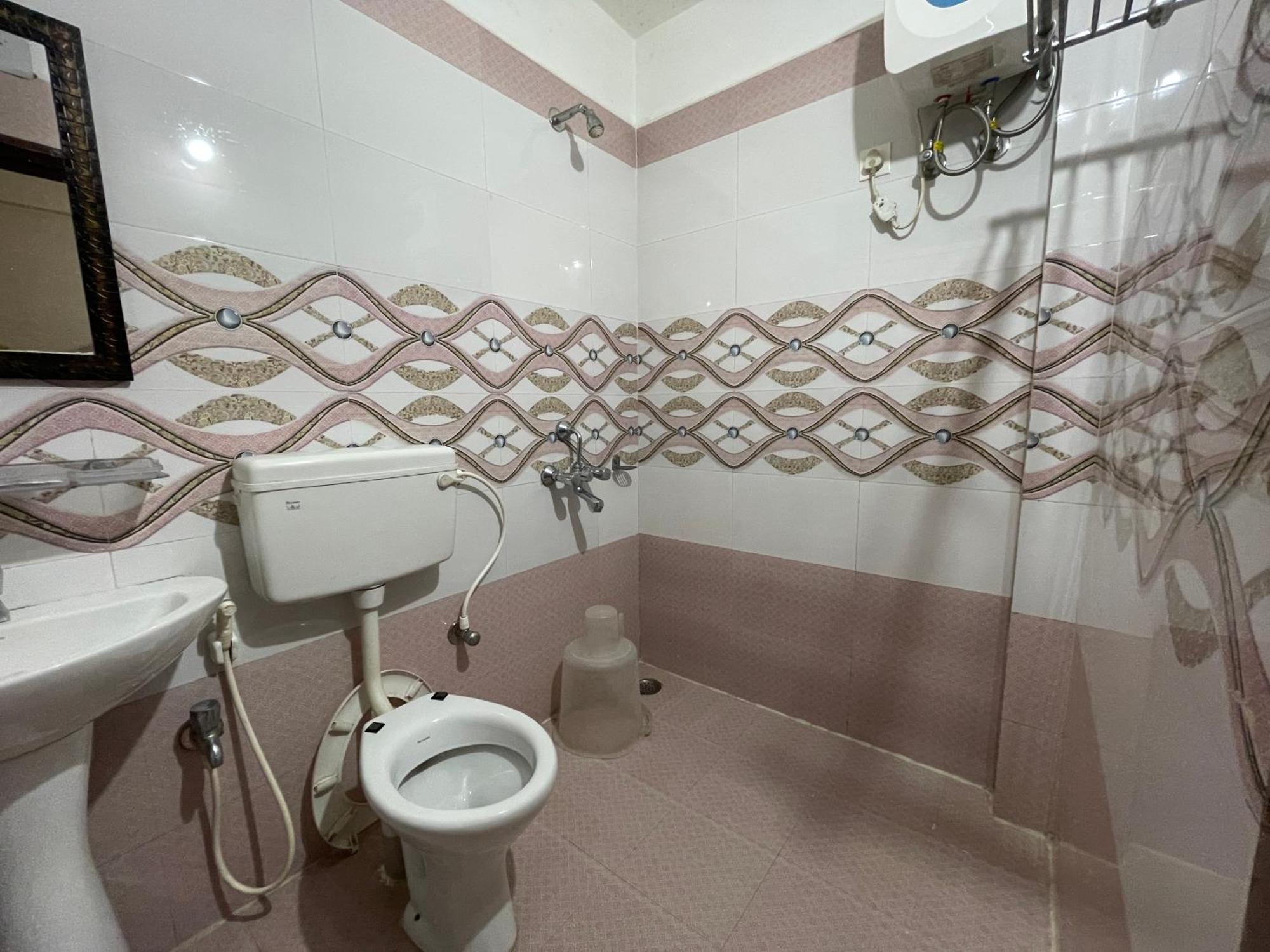 Hotel Golden Wave Puri Kültér fotó